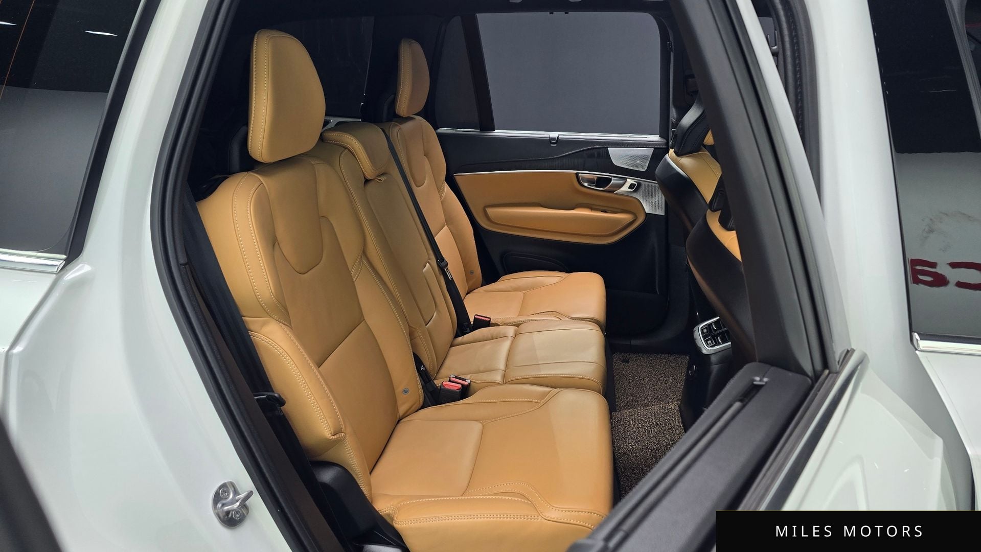 Volvo XC90 2024 — миниатюра 15