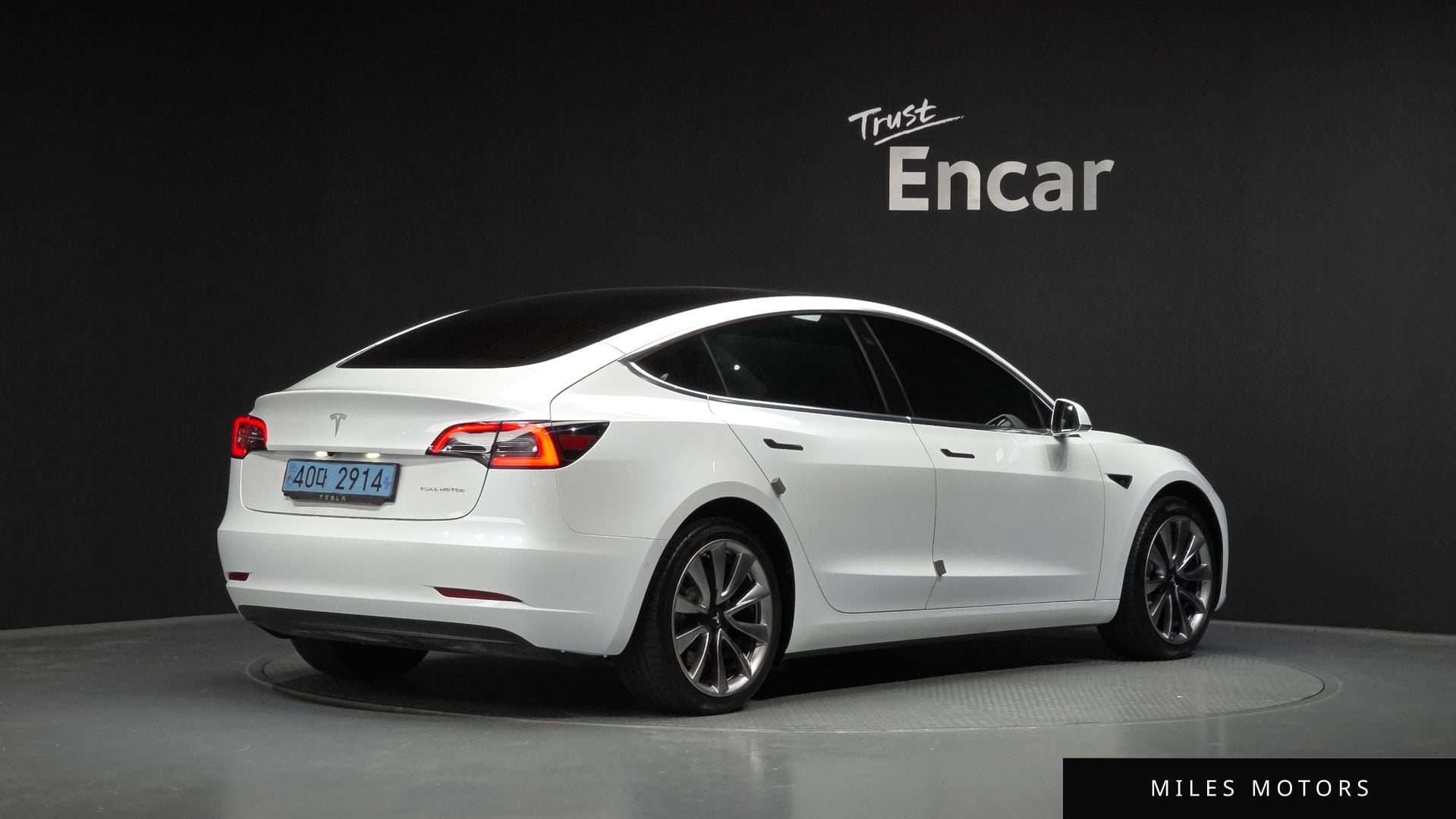 Tesla Model 3 2020 — миниатюра 2