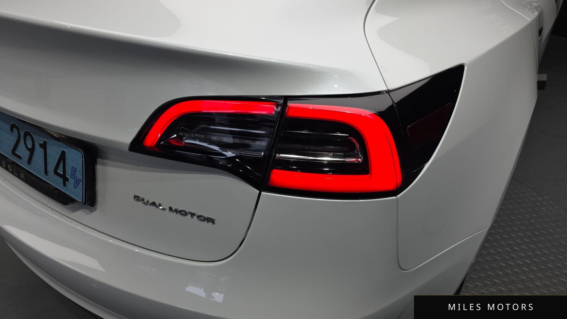 Tesla Model 3 2020 — миниатюра 9