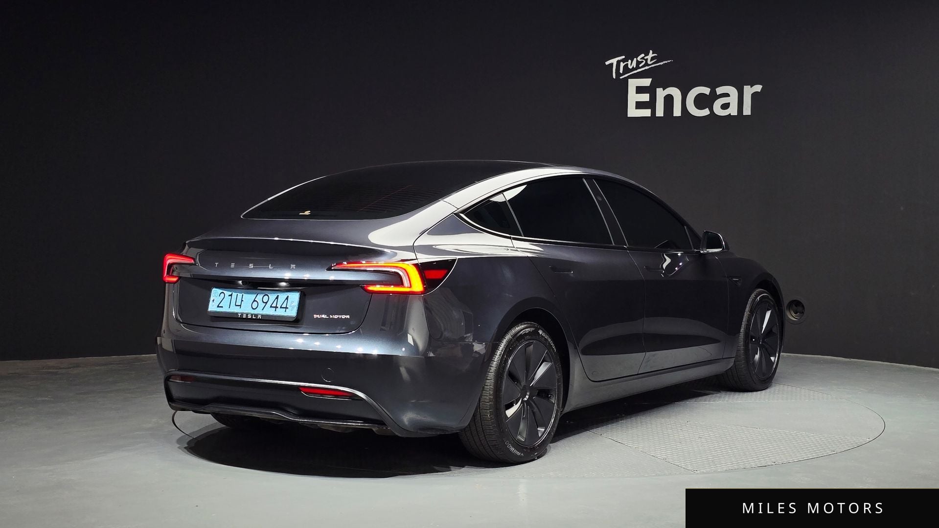 Tesla 모델 3 2024 — миниатюра 2