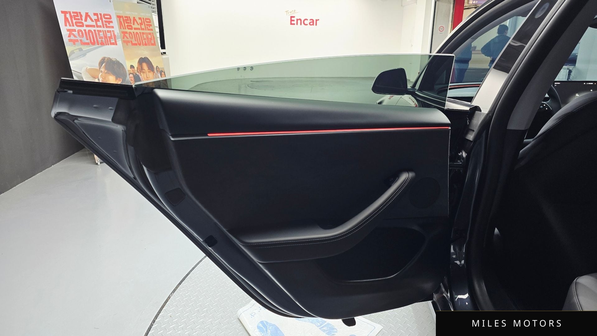 Tesla 모델 3 2024 — миниатюра 15