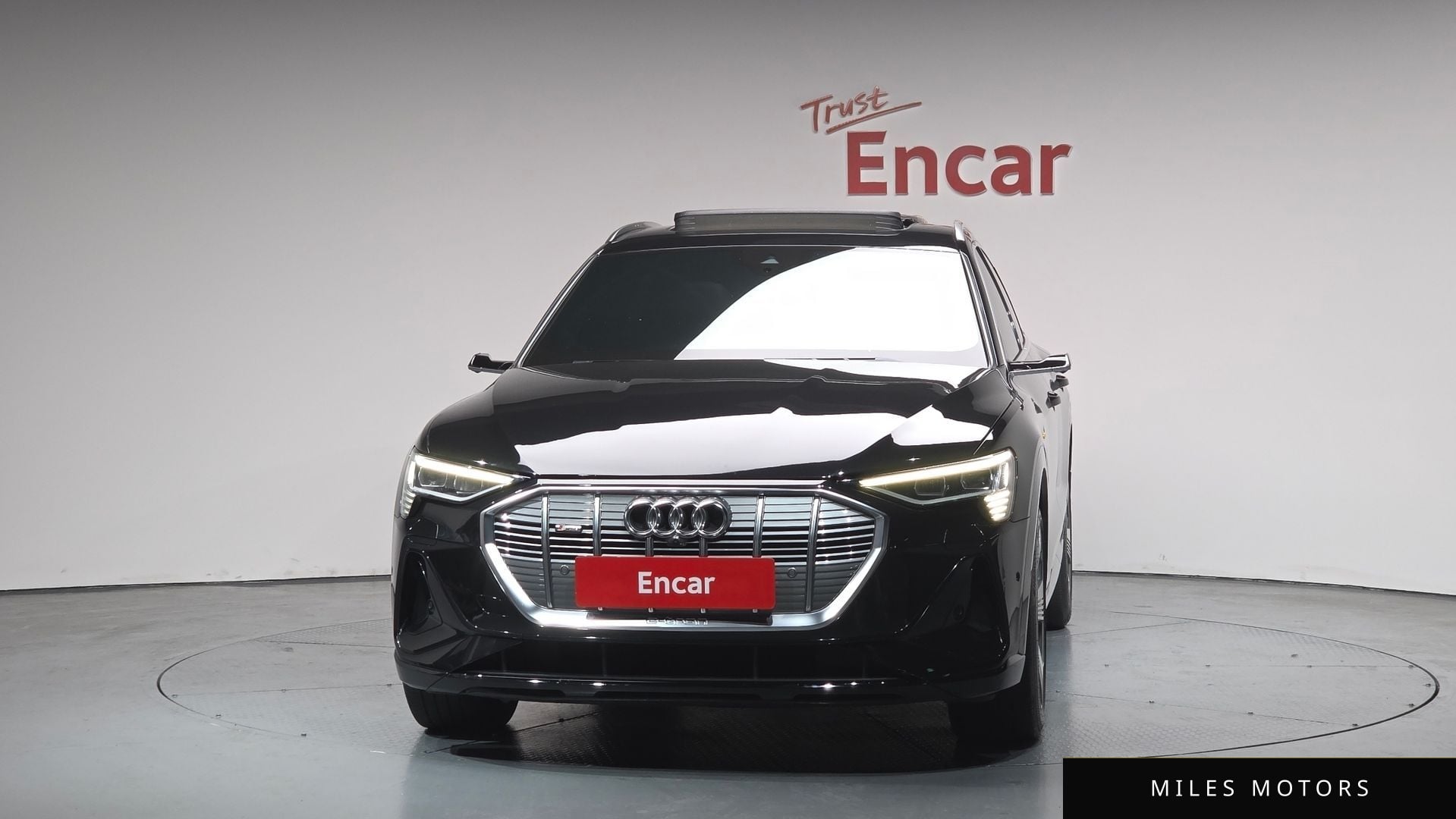Audi e-tron 2023 — миниатюра 2