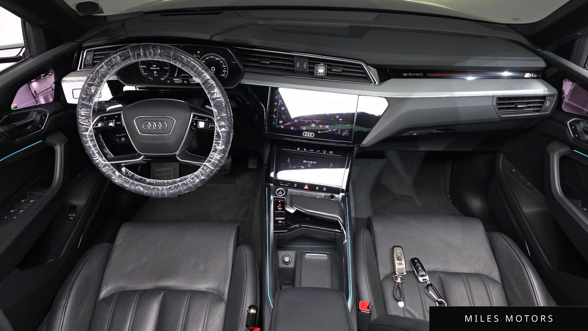 Audi e-tron 2023 — миниатюра 5