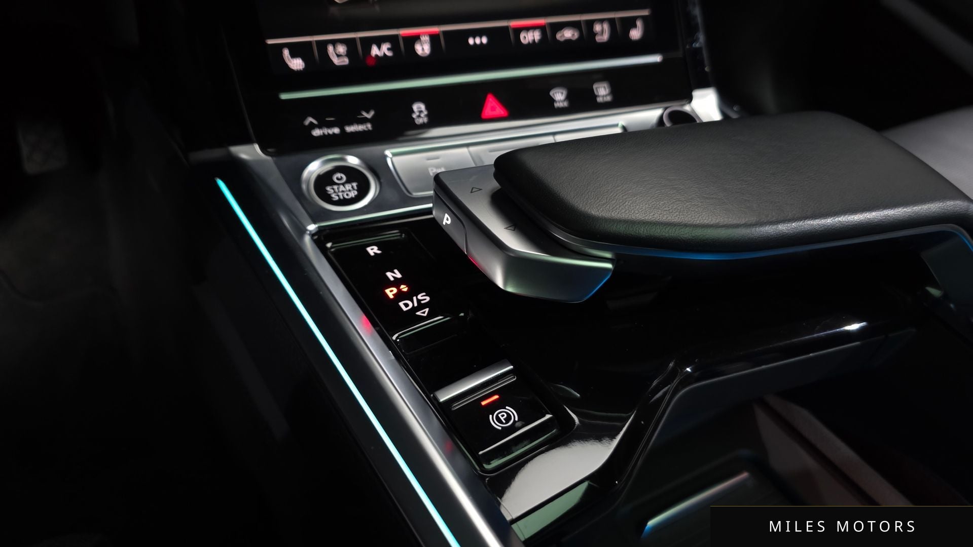 Audi e-tron 2023 — миниатюра 10