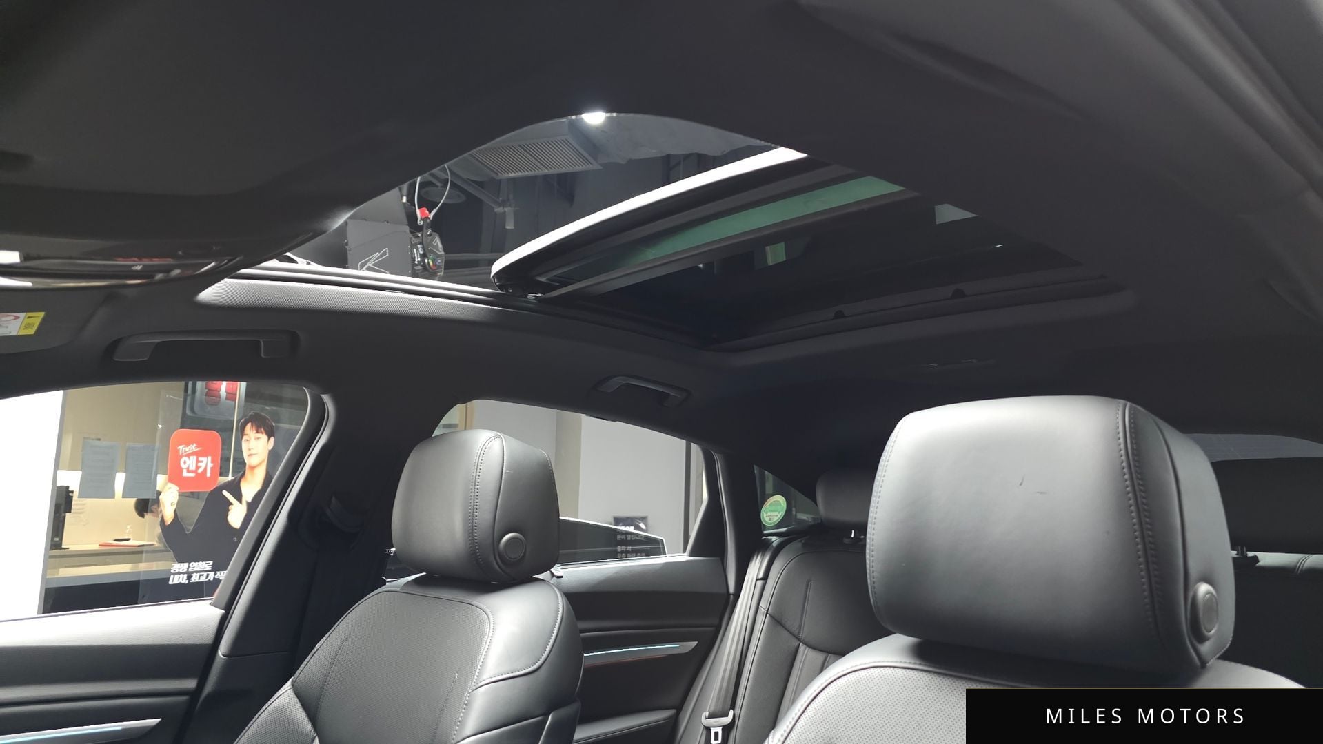 Audi e-tron 2023 — миниатюра 23