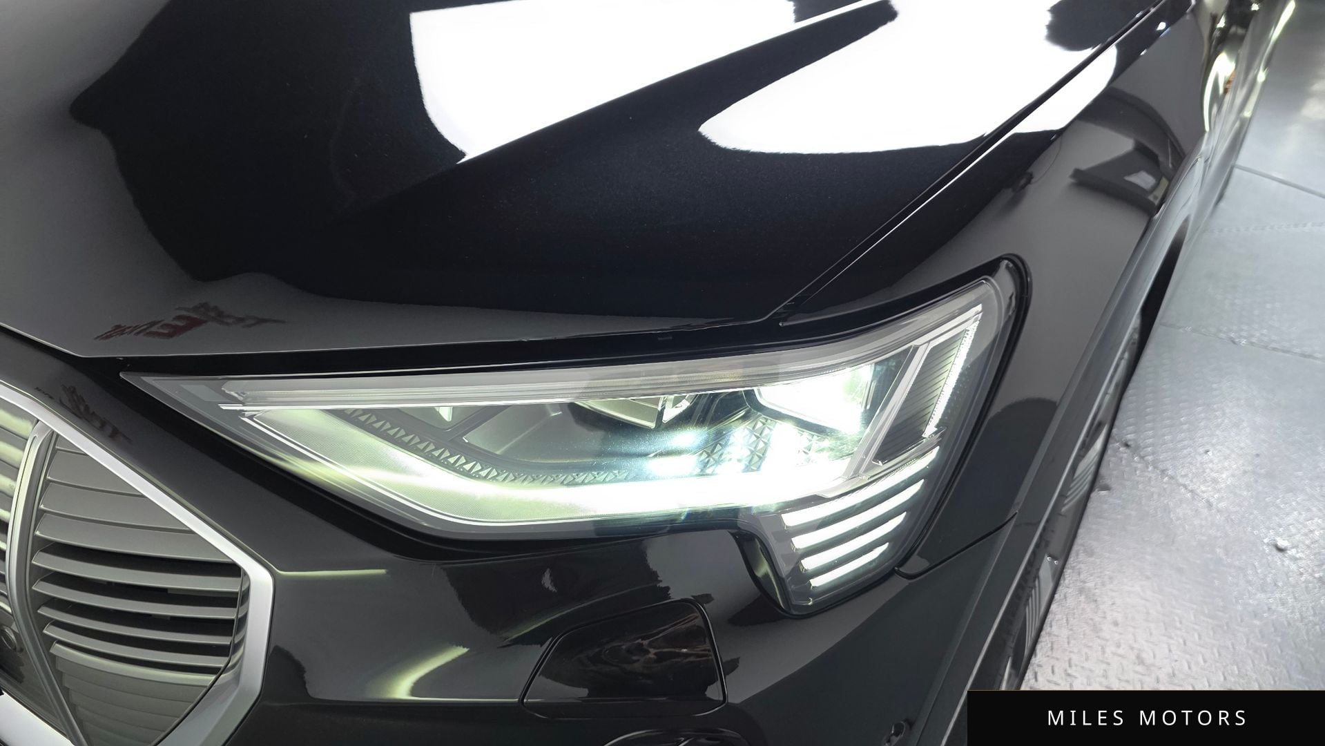 Audi e-tron 2023 — миниатюра 7