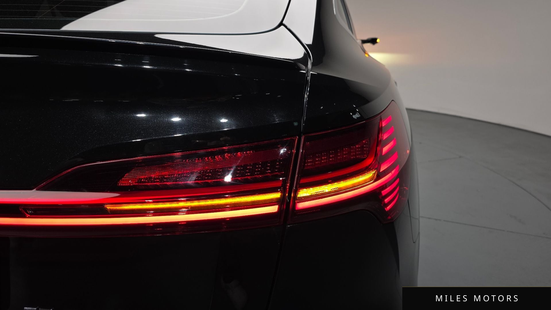 Audi e-tron 2023 — миниатюра 8