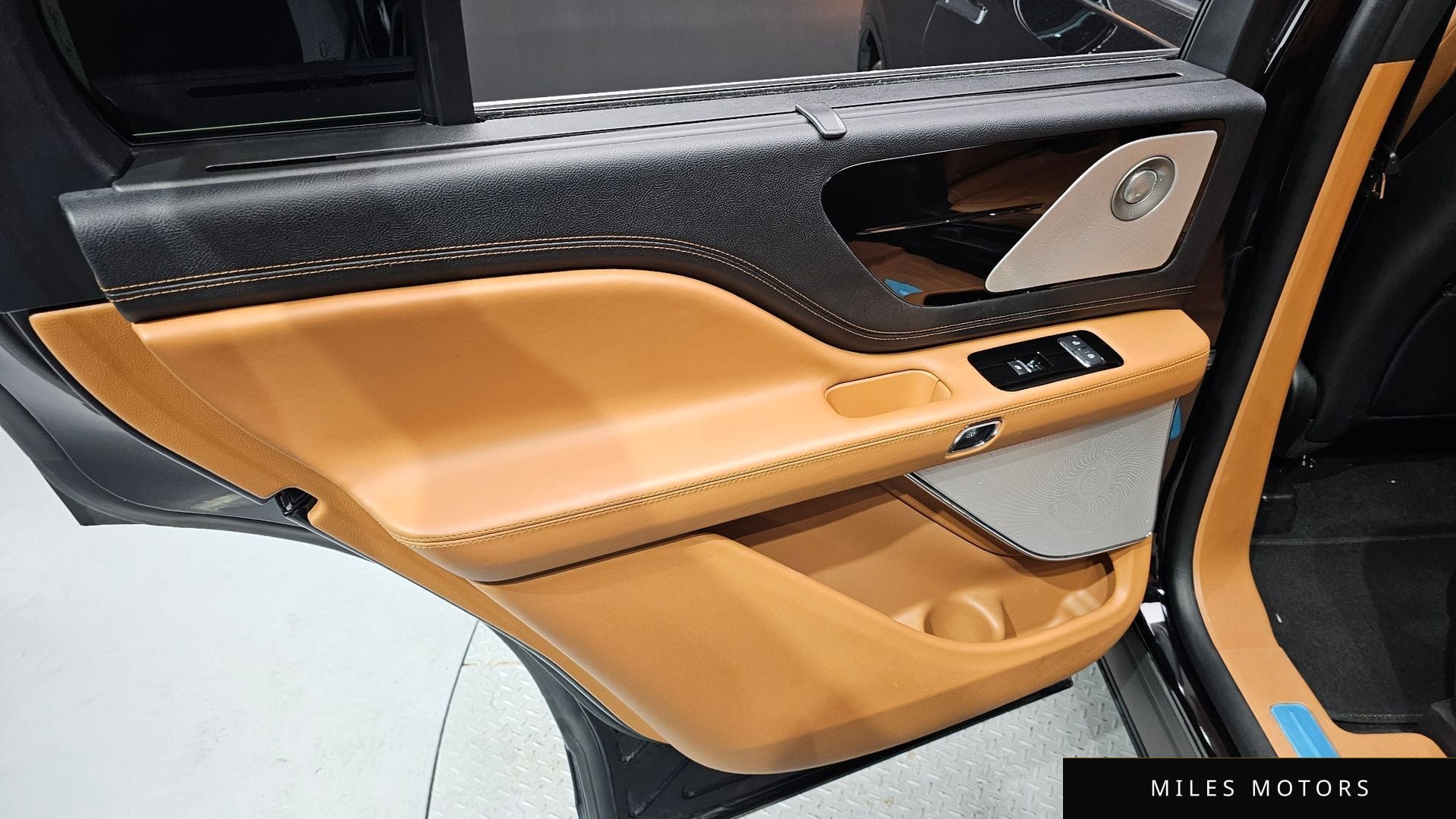 Lincoln Aviator 2022 — миниатюра 15