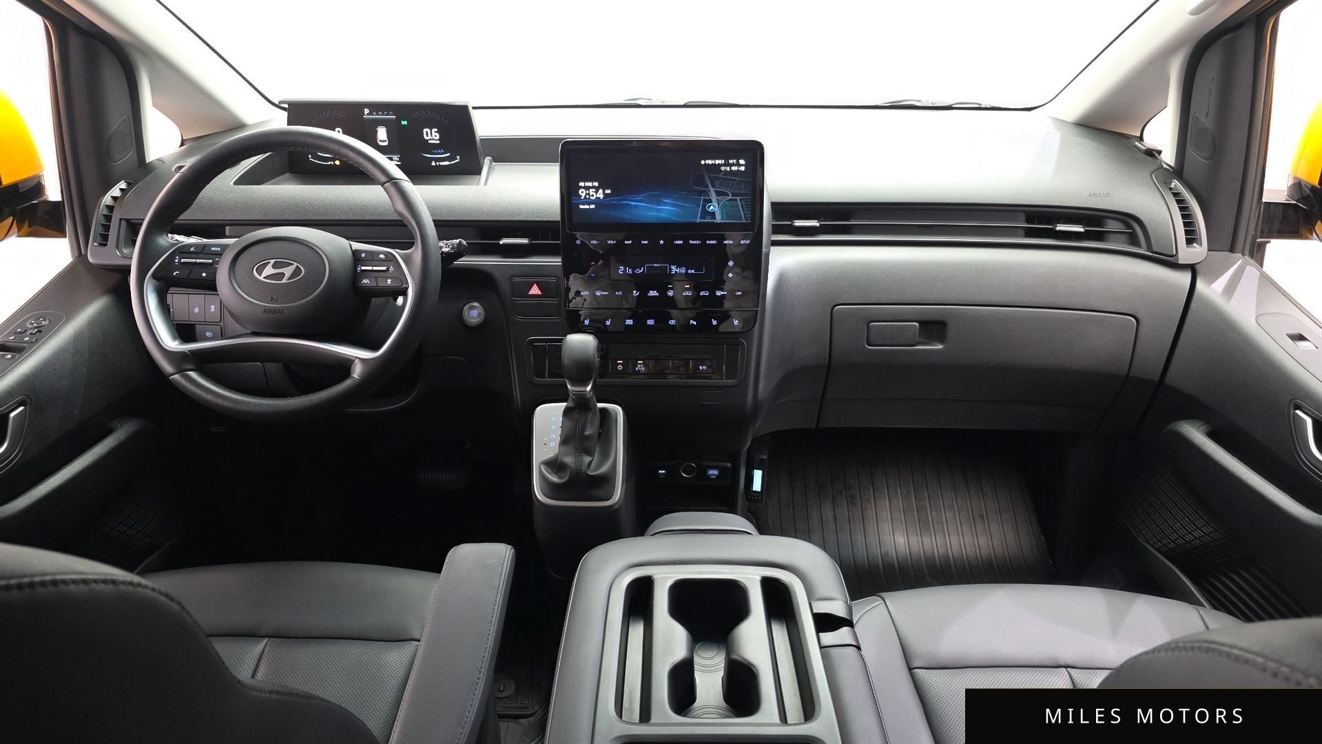 Hyundai Staria 2025 — миниатюра 10