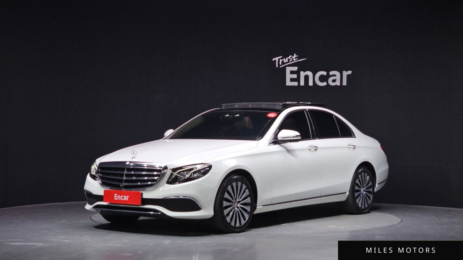 Mercedes-Benz E-Class W213 2017 — фото 1 из 12