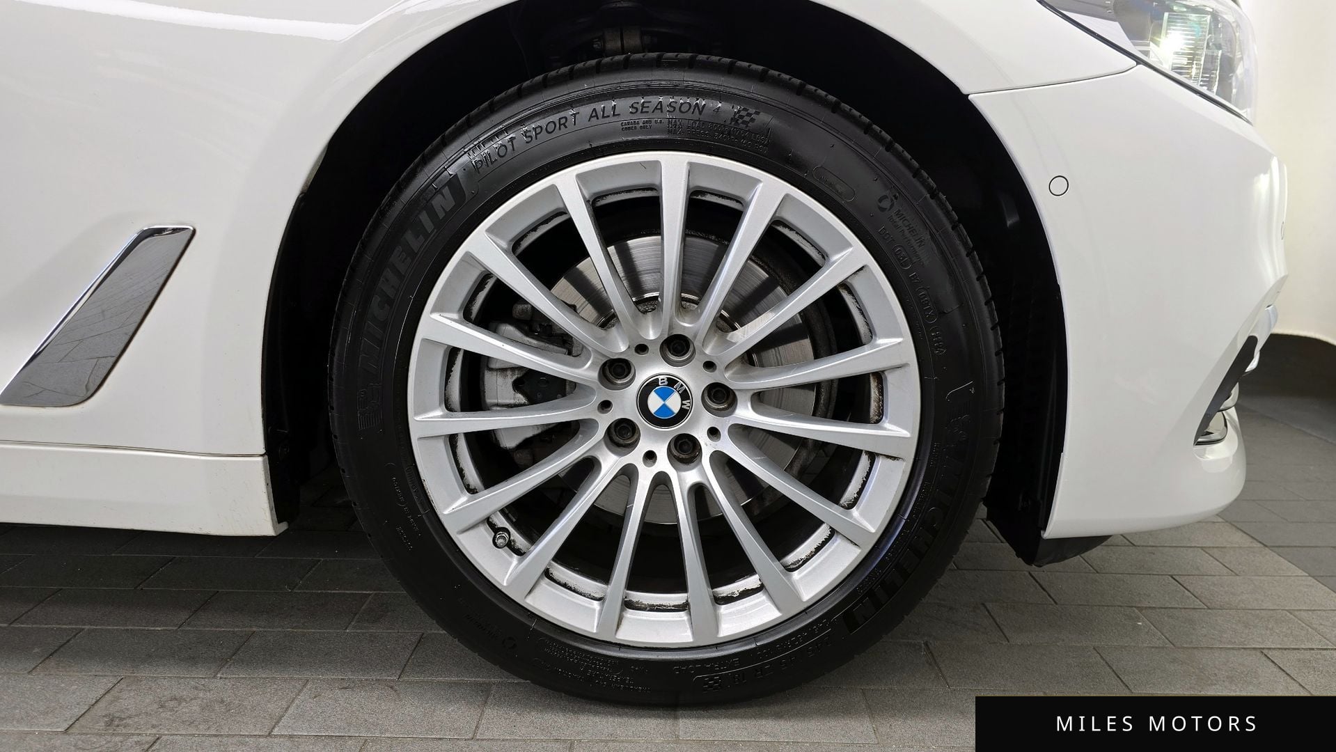 BMW 5 Series (G30) 2020 — миниатюра 7