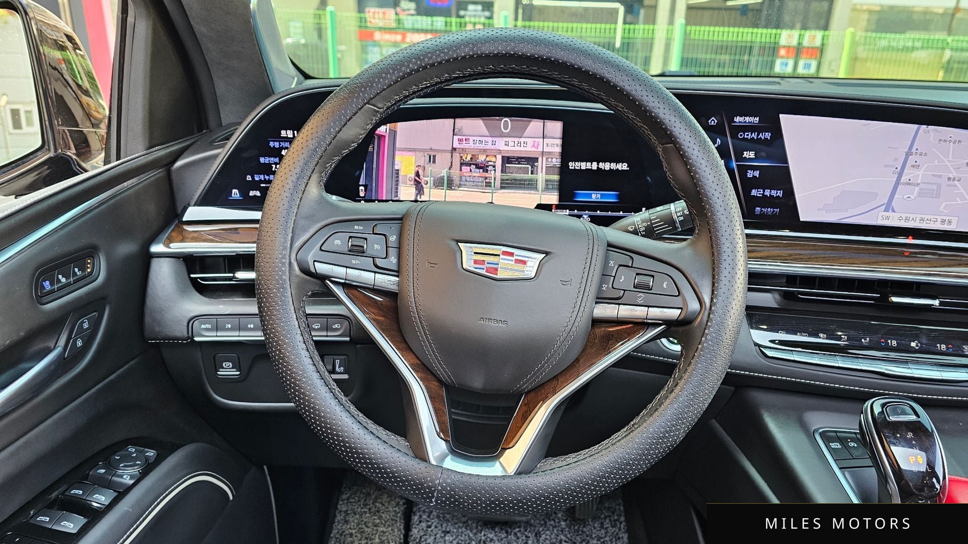 Cadillac Escalade 2022 — миниатюра 13