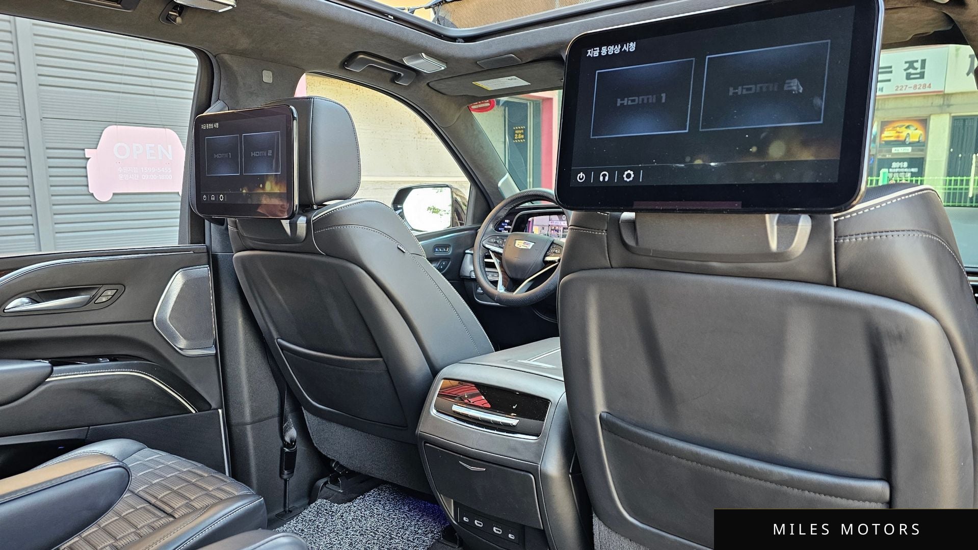 Cadillac Escalade 2022 — миниатюра 18