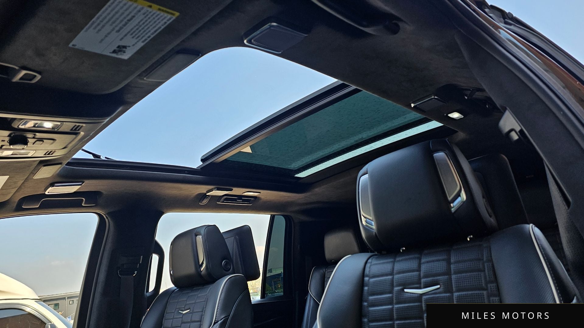 Cadillac Escalade 2022 — миниатюра 19