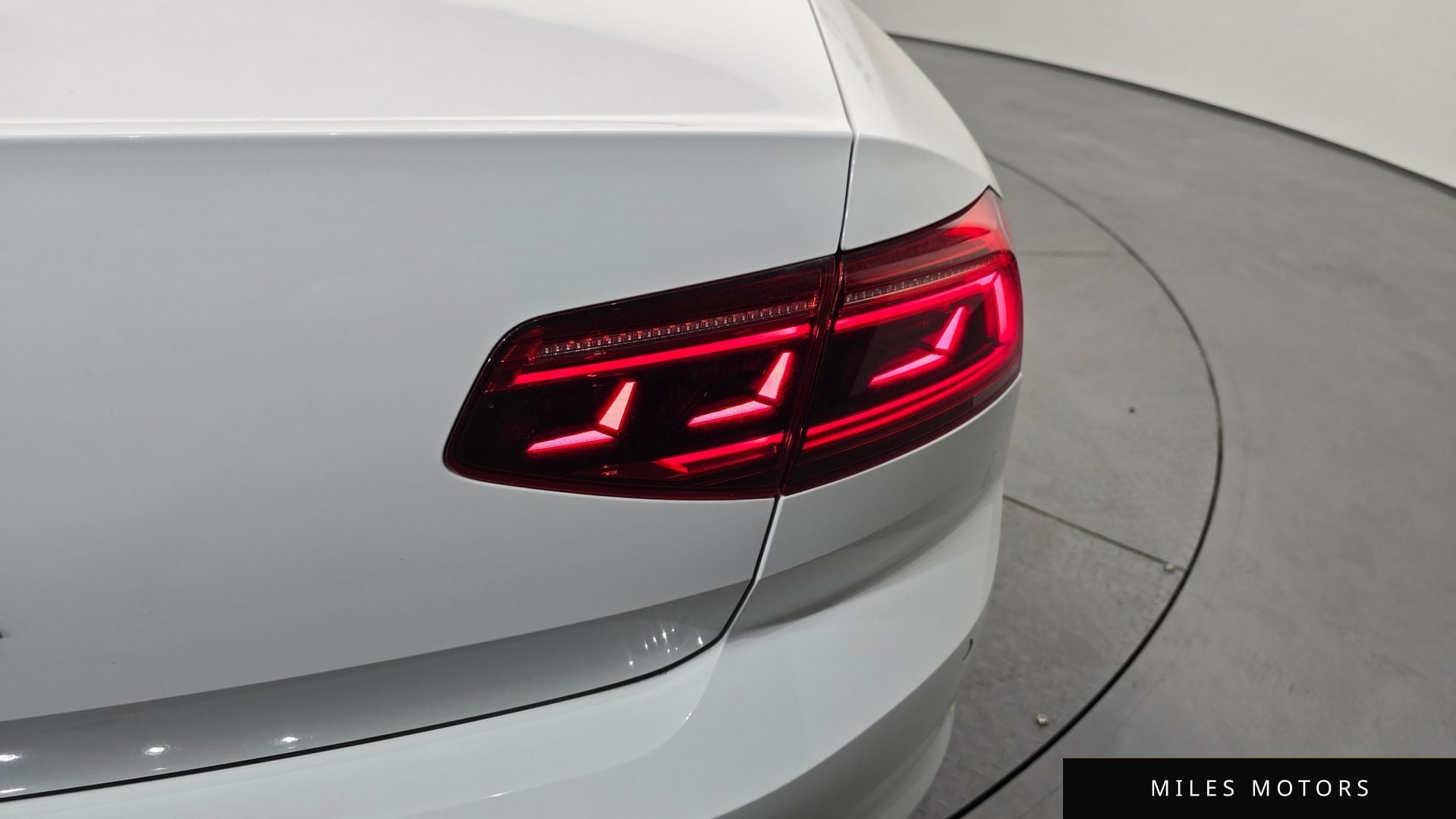 Volkswagen Passat 2021 — миниатюра 9