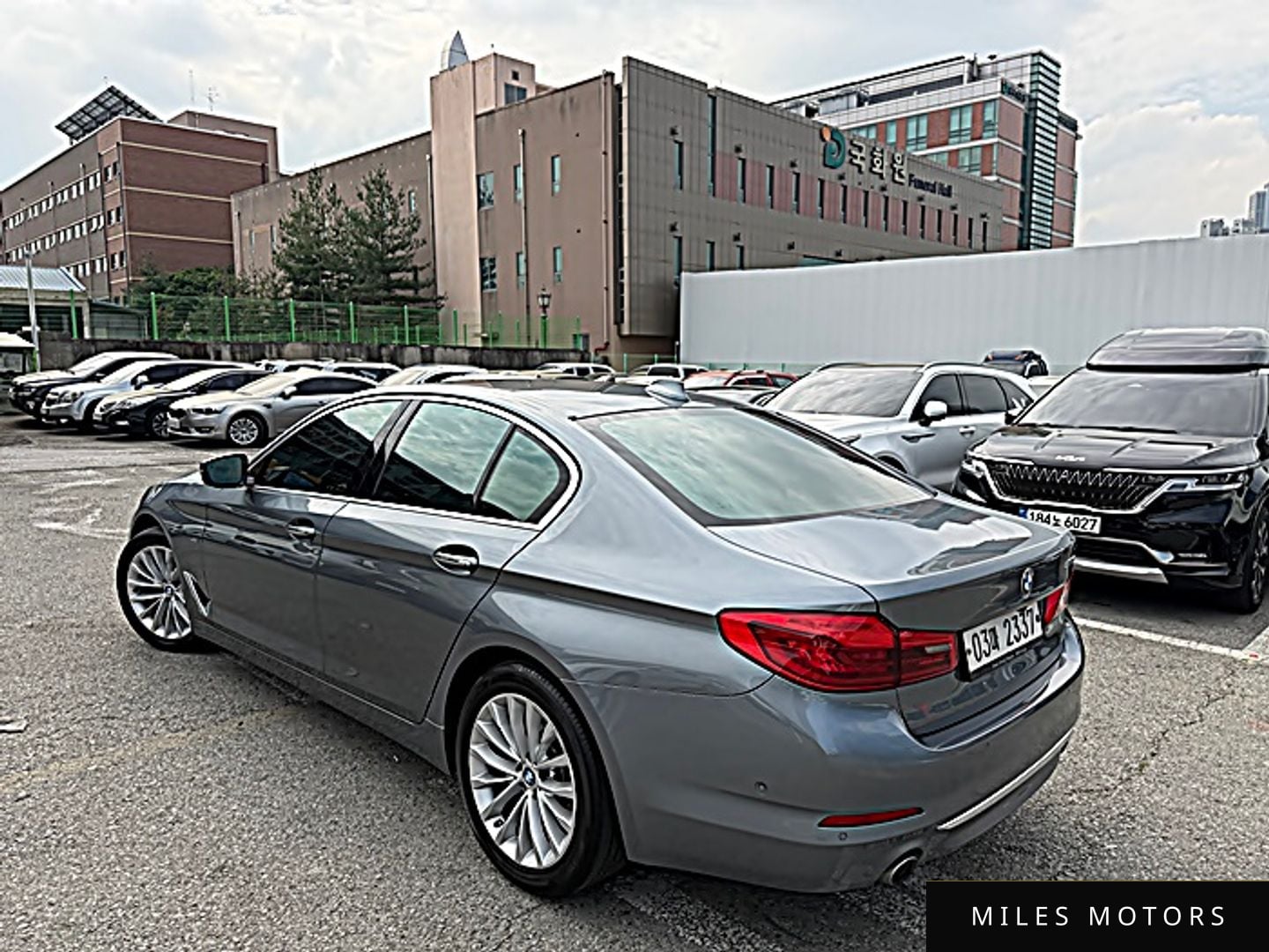 BMW 5 Series (G30) 2018 — миниатюра 2