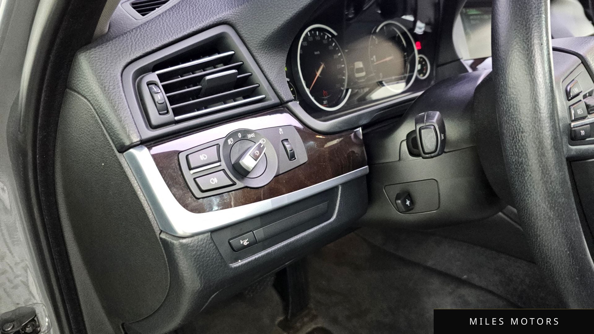 BMW 5 Series (F10) 2013 — миниатюра 18