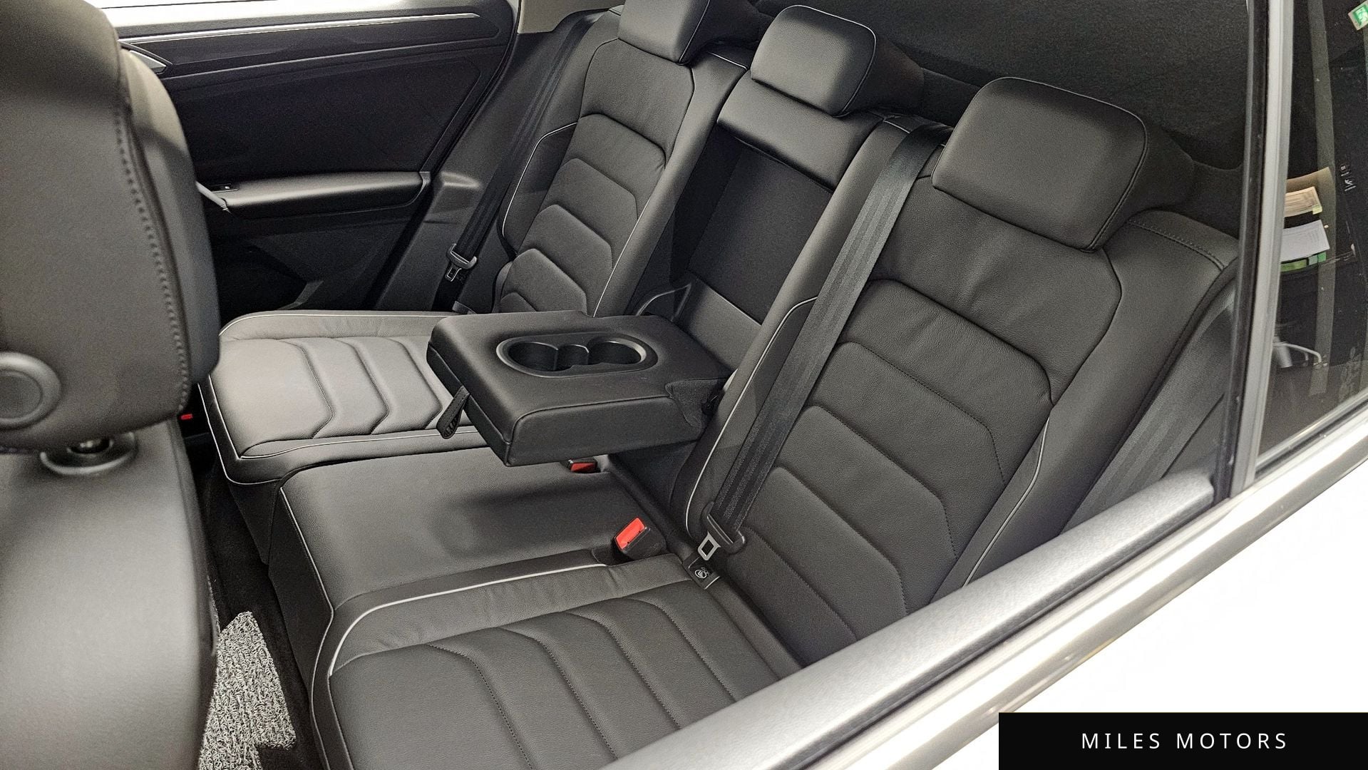 Volkswagen 티구안 2024 — миниатюра 31