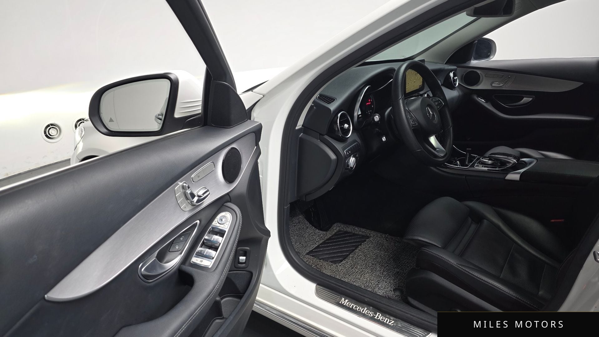 Mercedes-Benz C-Class W205 2018 — миниатюра 12