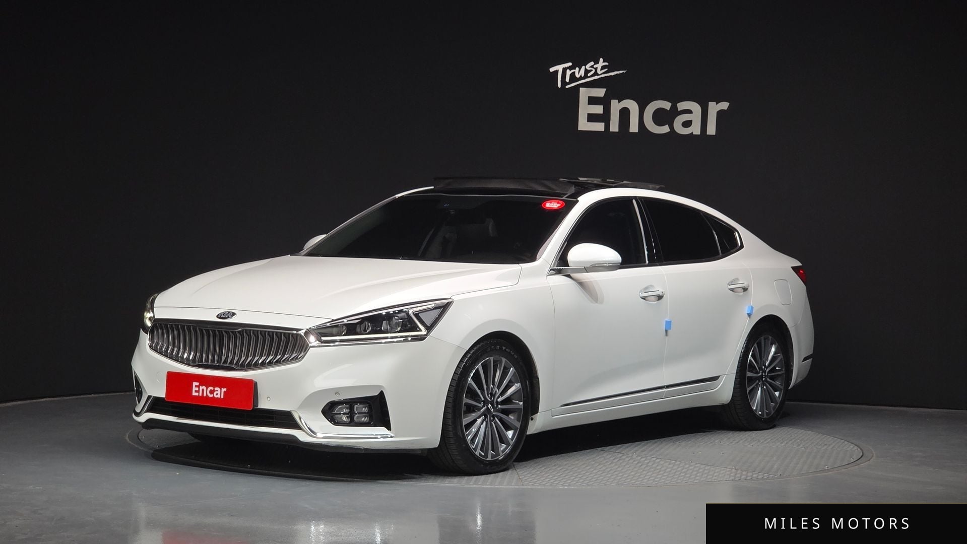 Kia K7 2017 — фото 1 из 12