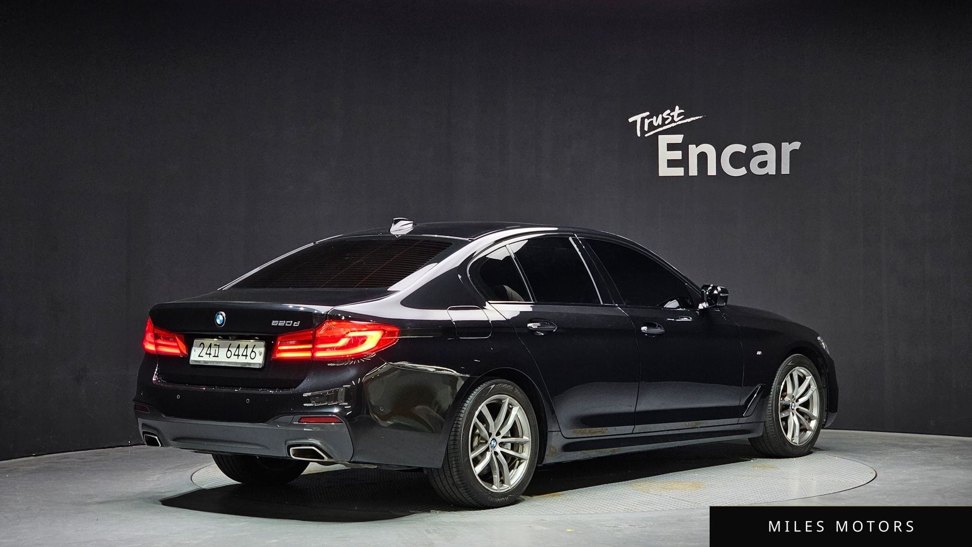 BMW 5시리즈 (G30) 2017 — миниатюра 2