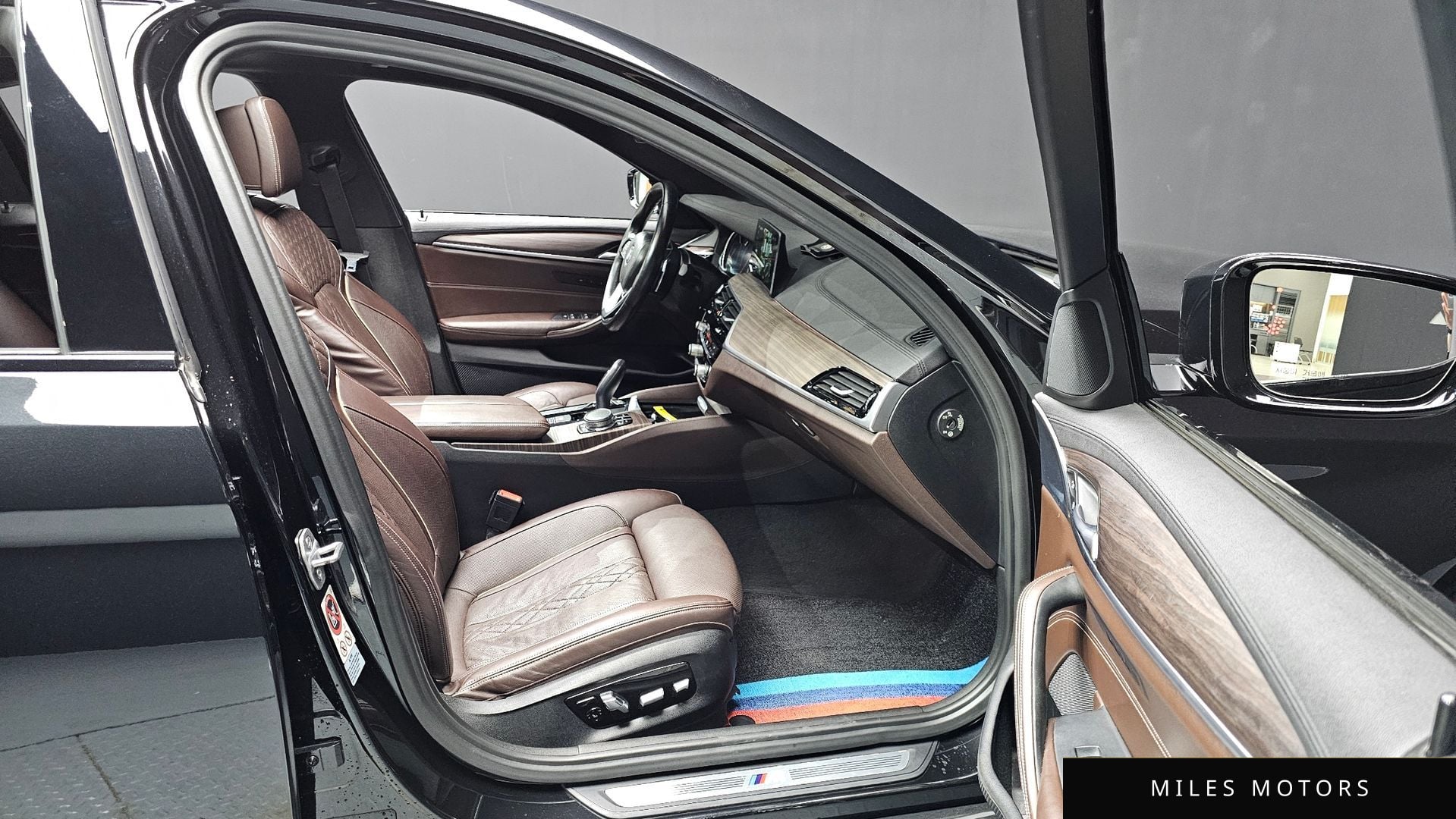 BMW 5시리즈 (G30) 2017 — миниатюра 11