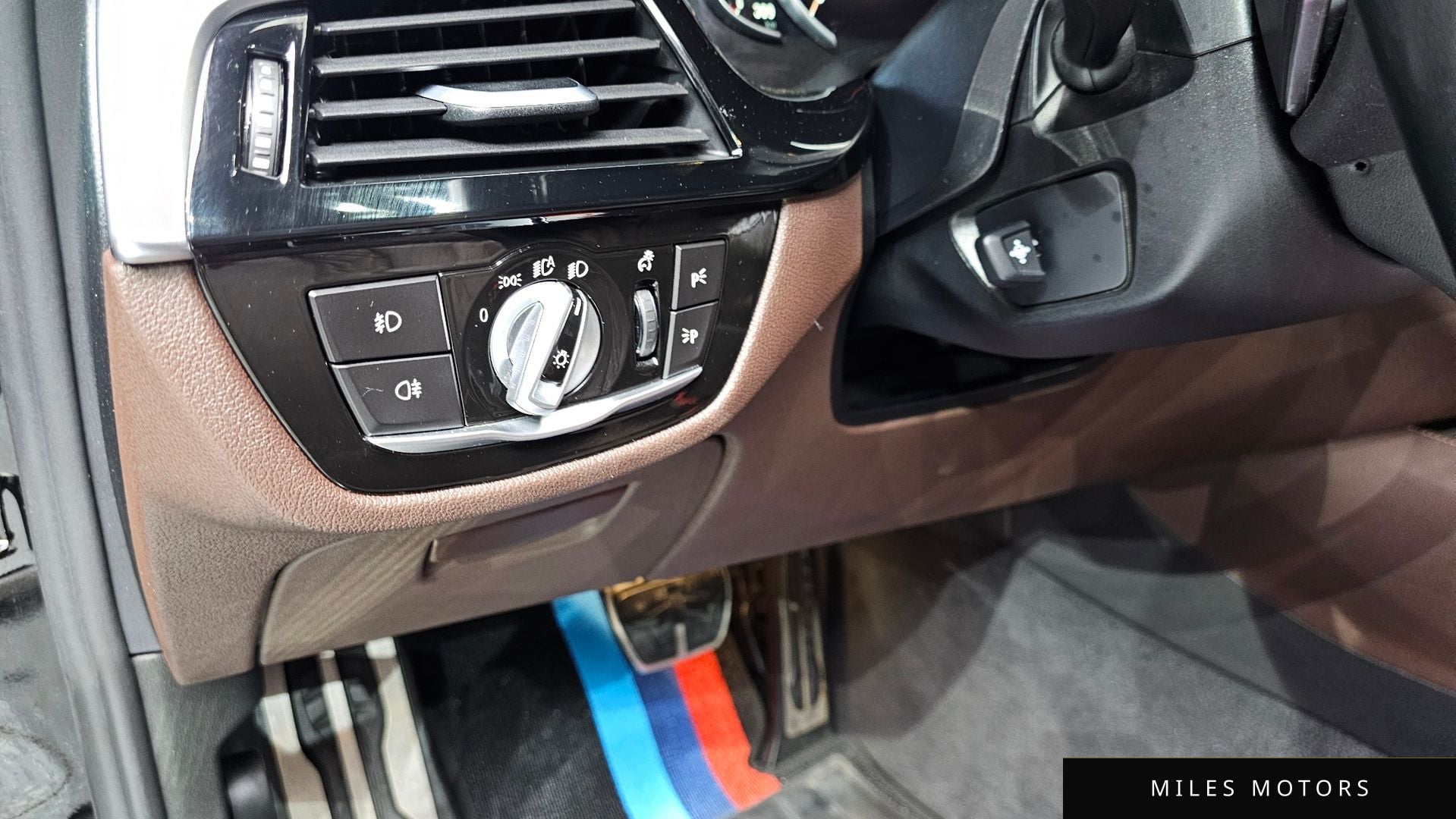 BMW 5시리즈 (G30) 2017 — миниатюра 19