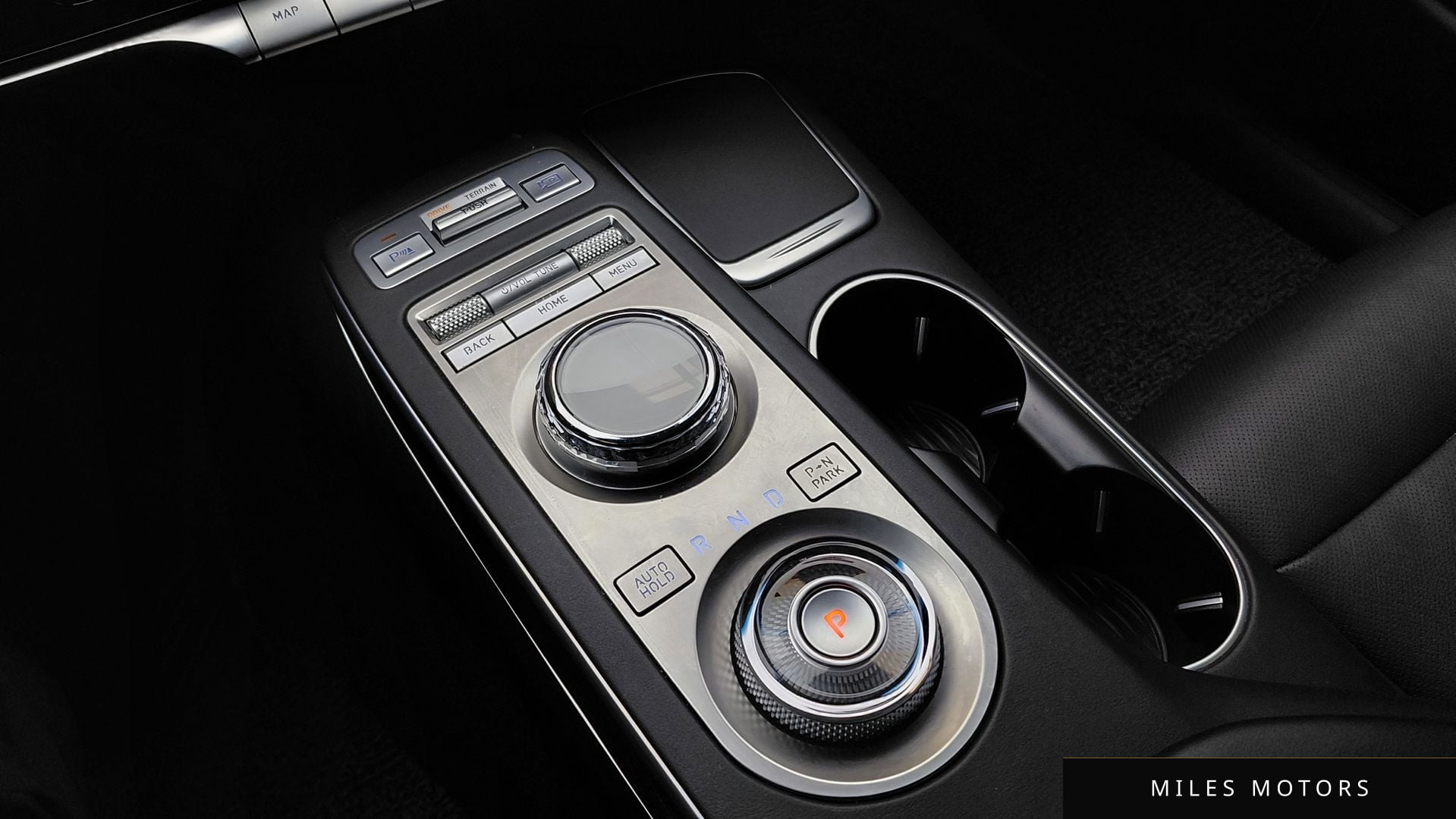 Genesis GV70 2021 — миниатюра 12
