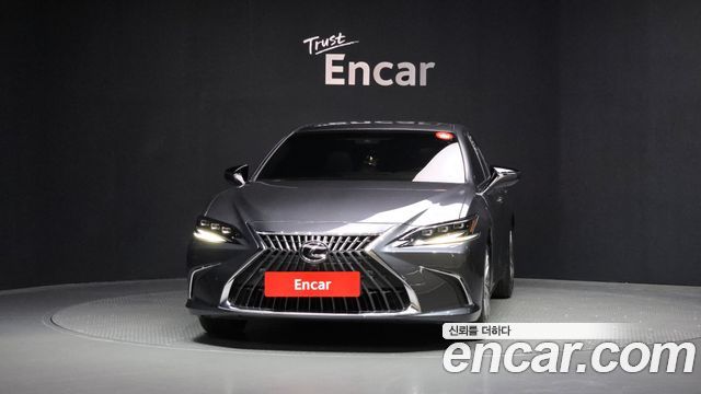 Лексус ES300h 2025 — миниатюра 3