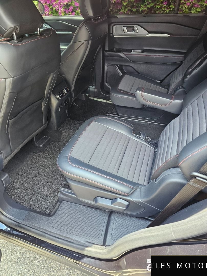 Ford Explorer 2025 — миниатюра 6