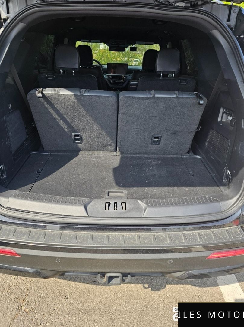 Ford Explorer 2025 — миниатюра 9