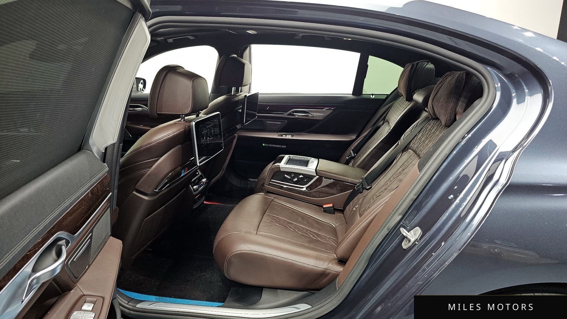 BMW 7 Series (G11) 2016 — миниатюра 11