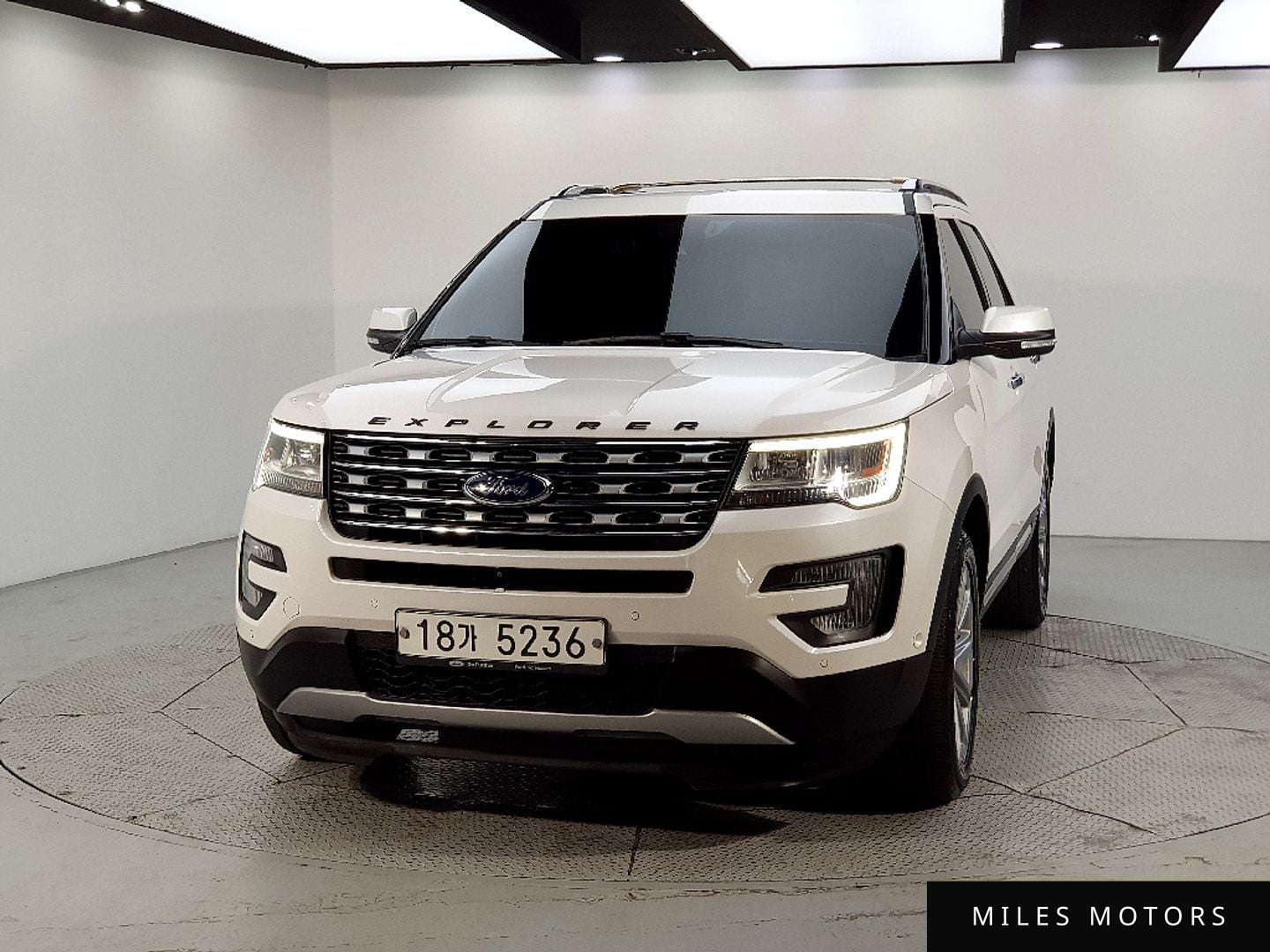 Ford Explorer 2017 — миниатюра 2