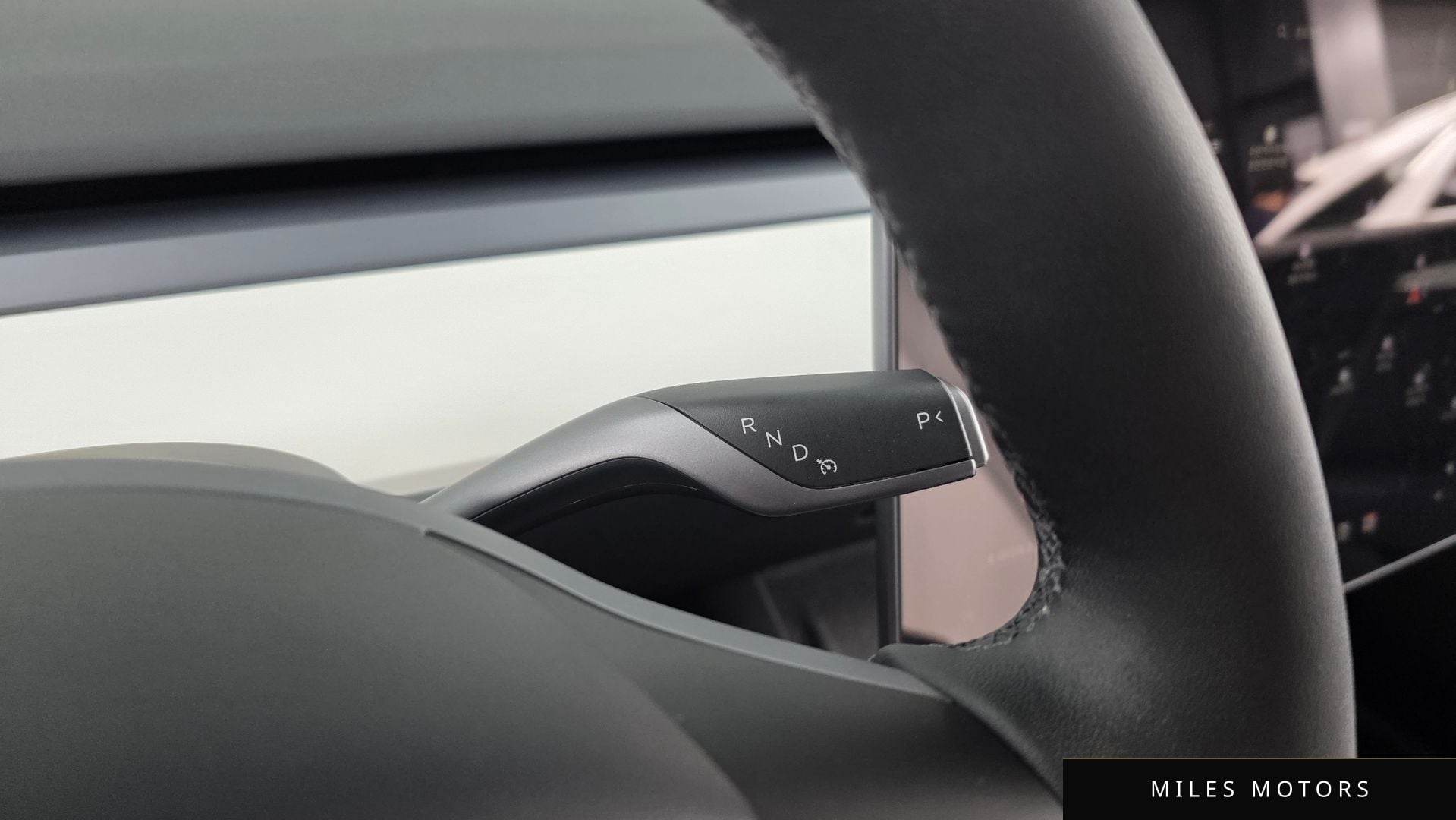 Tesla Model Y 2024 — миниатюра 9