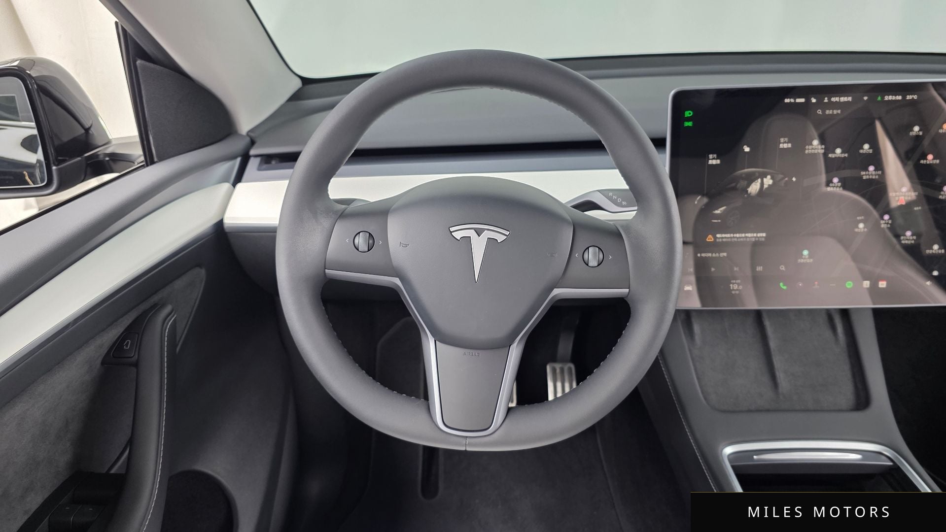 Tesla Model Y 2024 — миниатюра 13