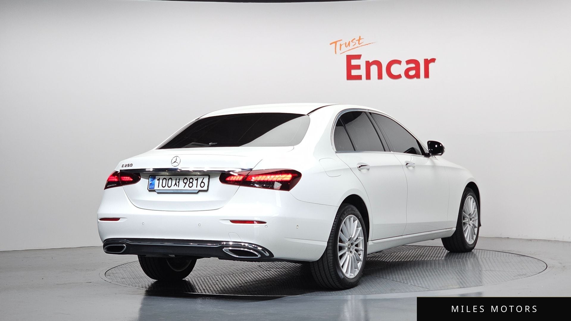 Mercedes-Benz E-Class W213 2023 — миниатюра 2