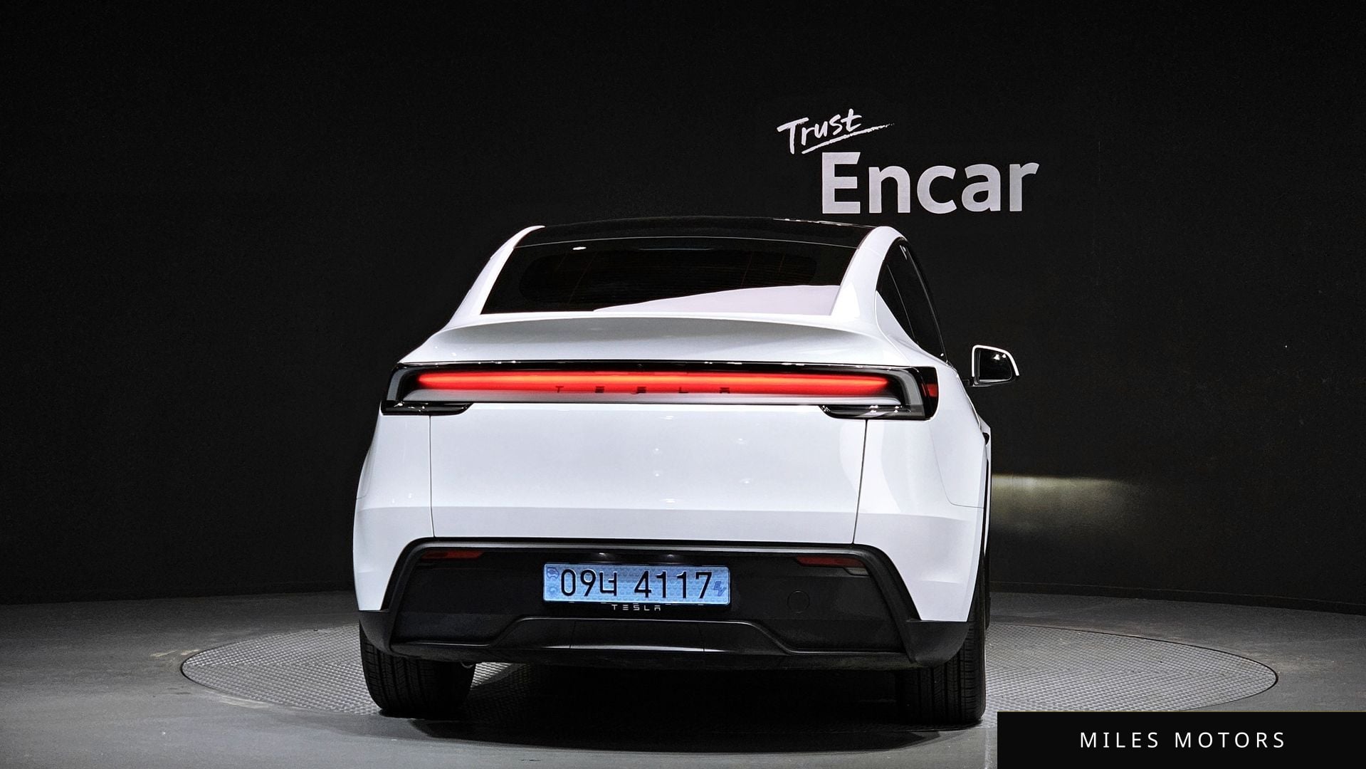 Tesla Model Y 2025 — миниатюра 4