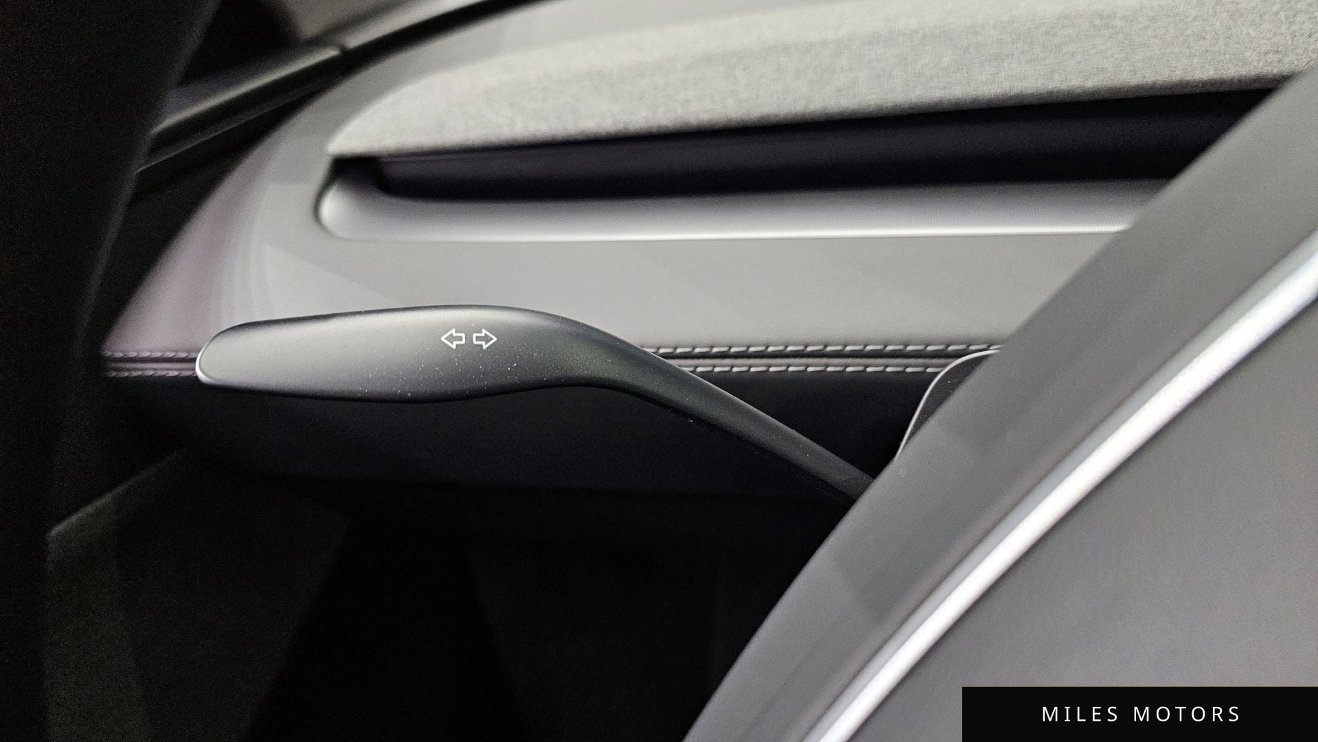 Tesla Model Y 2025 — миниатюра 29