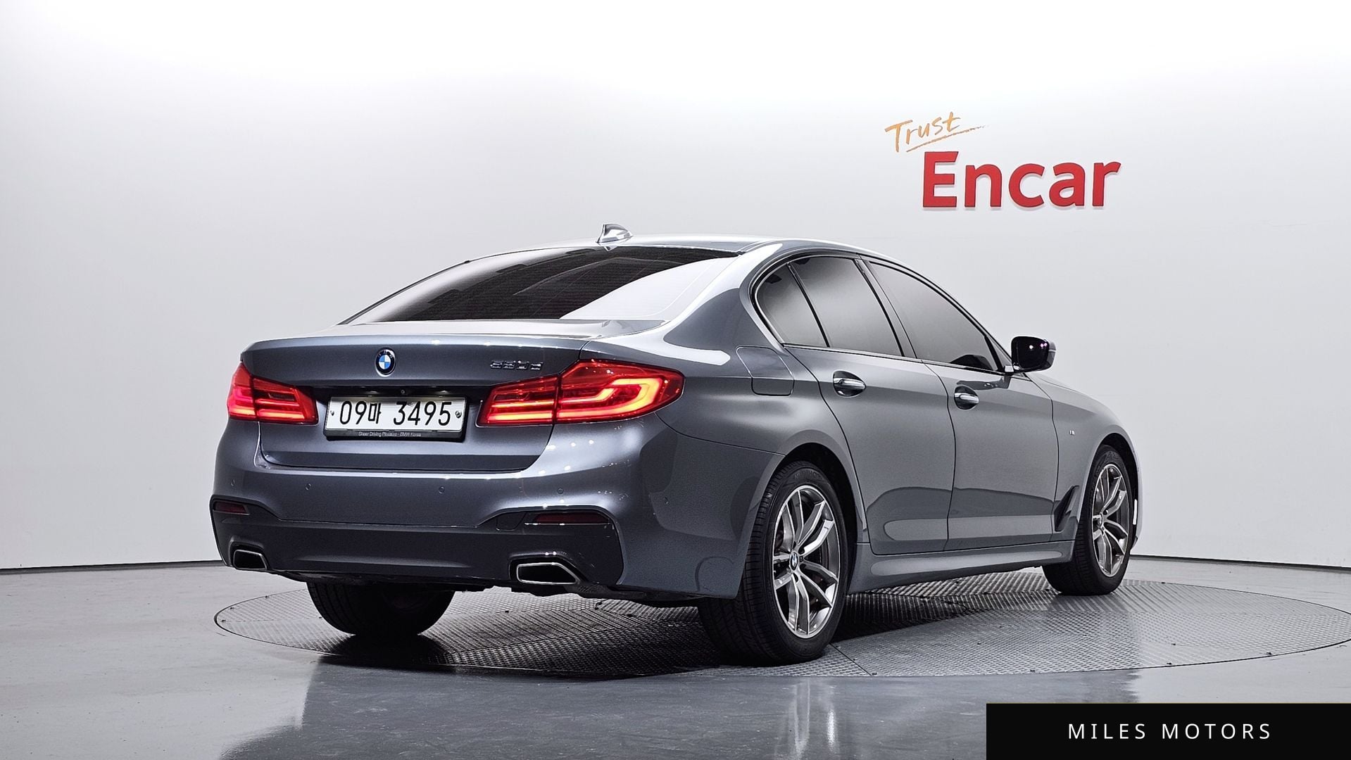 BMW 5 Series (G30) 2017 — миниатюра 2