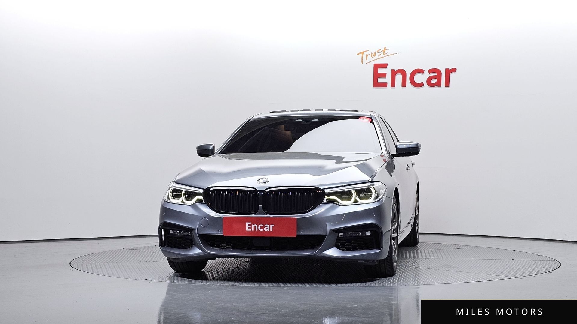 BMW 5 Series (G30) 2017 — миниатюра 3