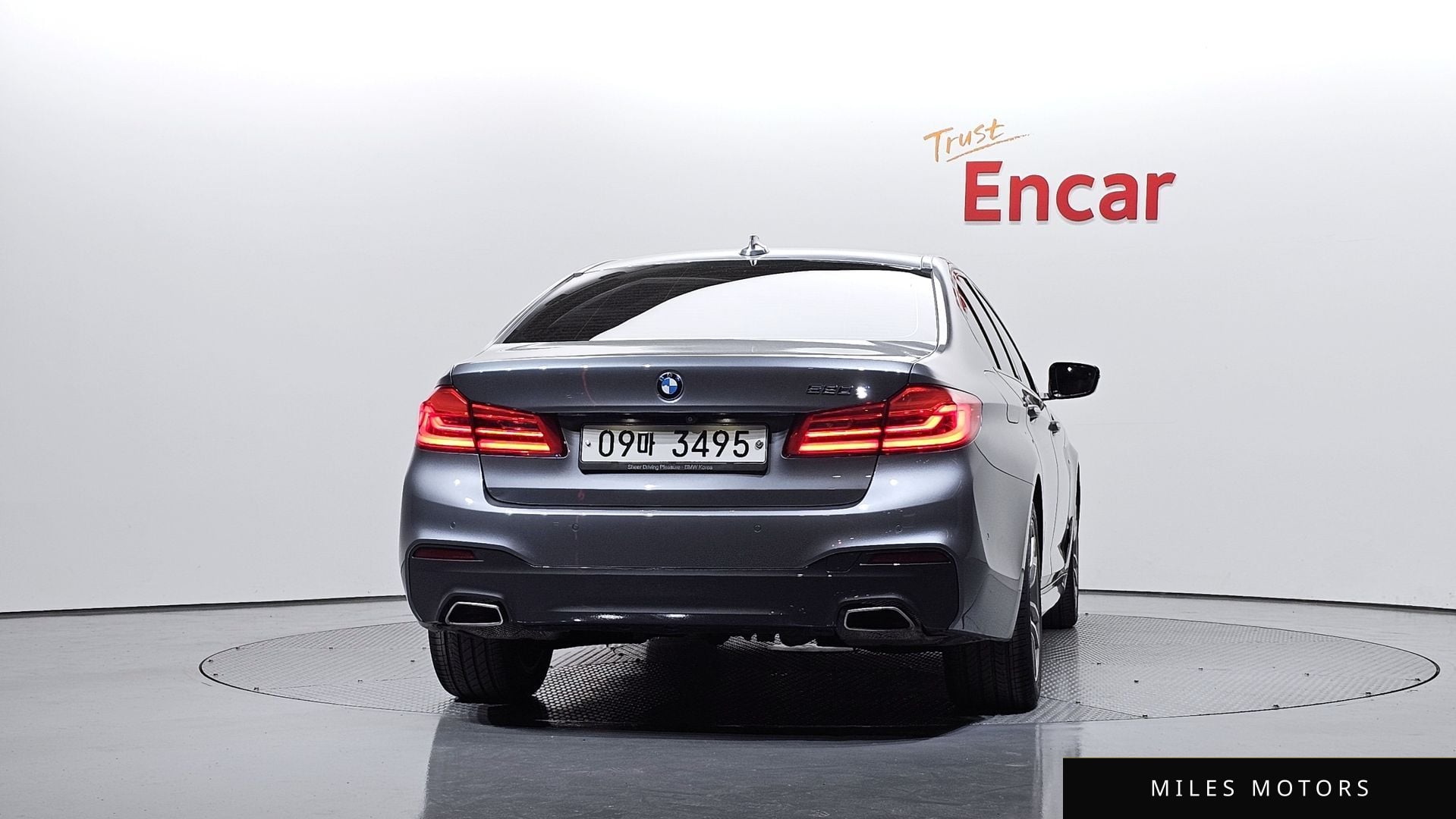 BMW 5 Series (G30) 2017 — миниатюра 4
