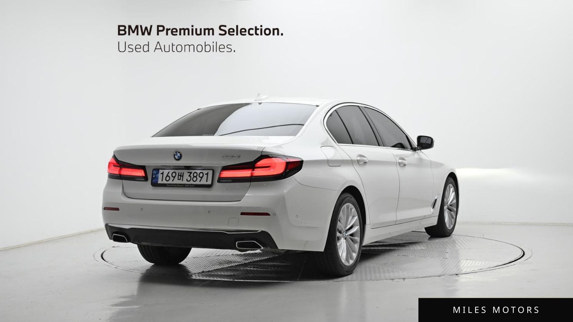BMW 5 Series (G30) 2023 — миниатюра 2