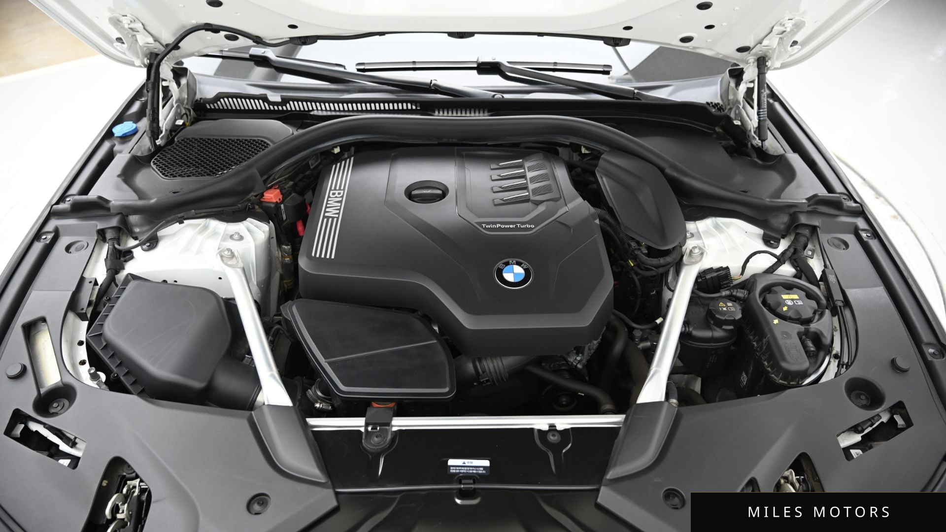BMW 5 Series (G30) 2023 — миниатюра 6