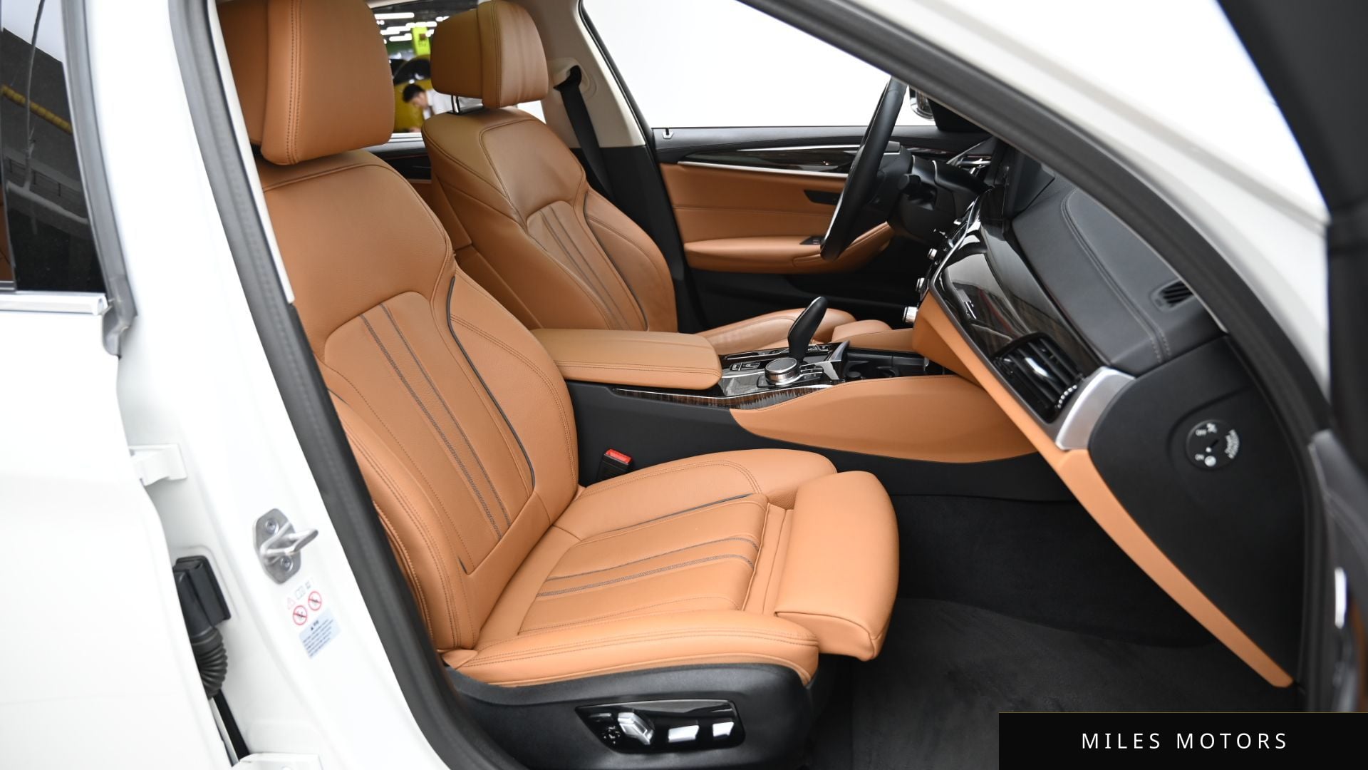 BMW 5 Series (G30) 2023 — миниатюра 12