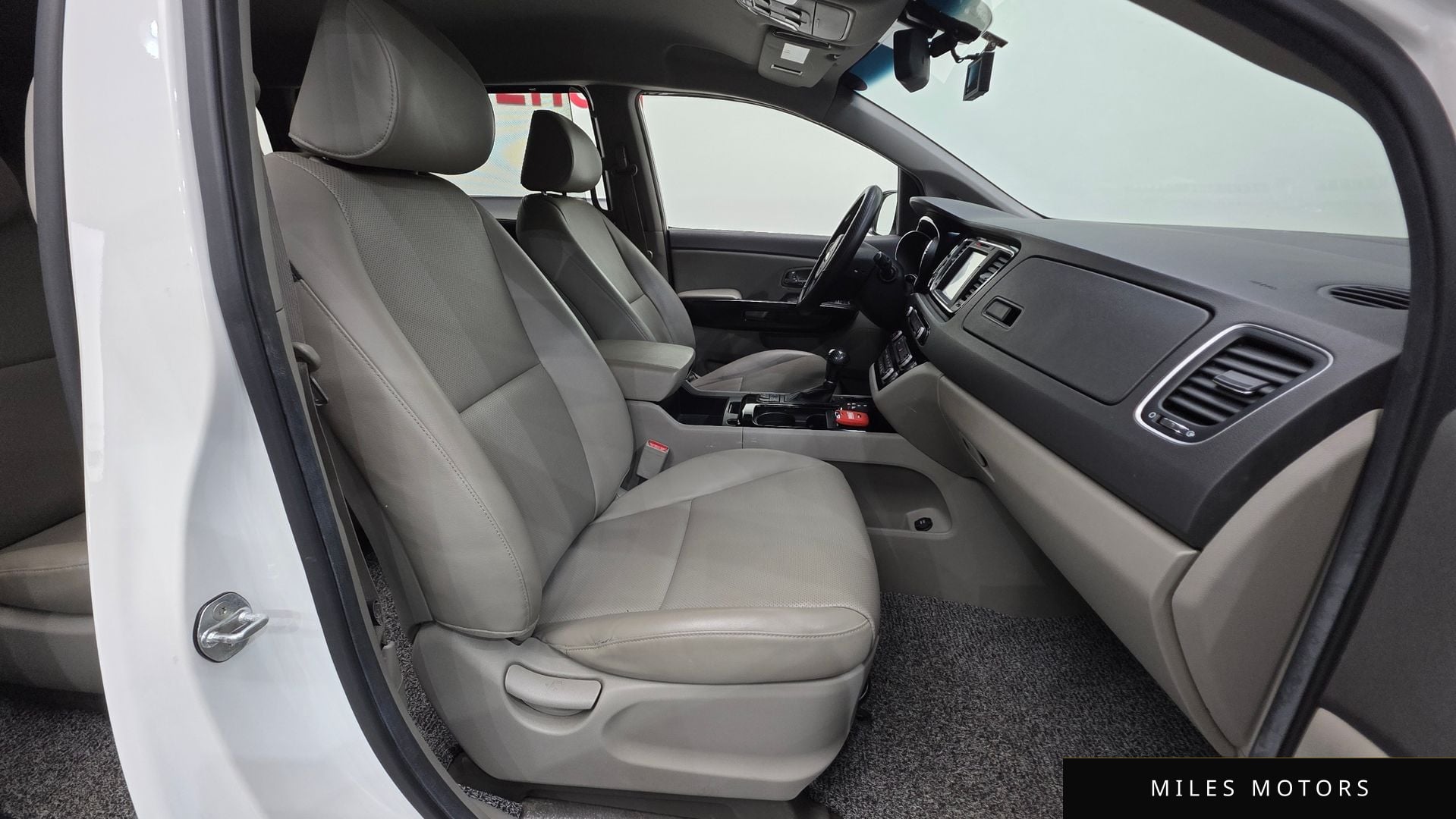 Kia Canival 2016 — миниатюра 13
