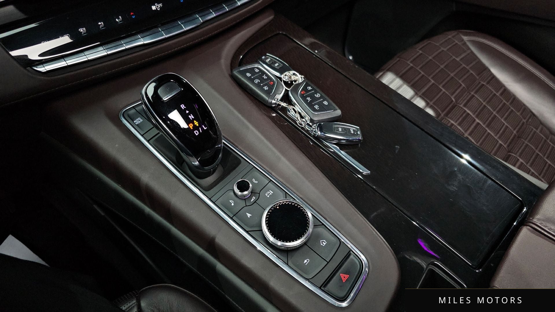 Cadillac 에스컬레이드 2023 — миниатюра 12