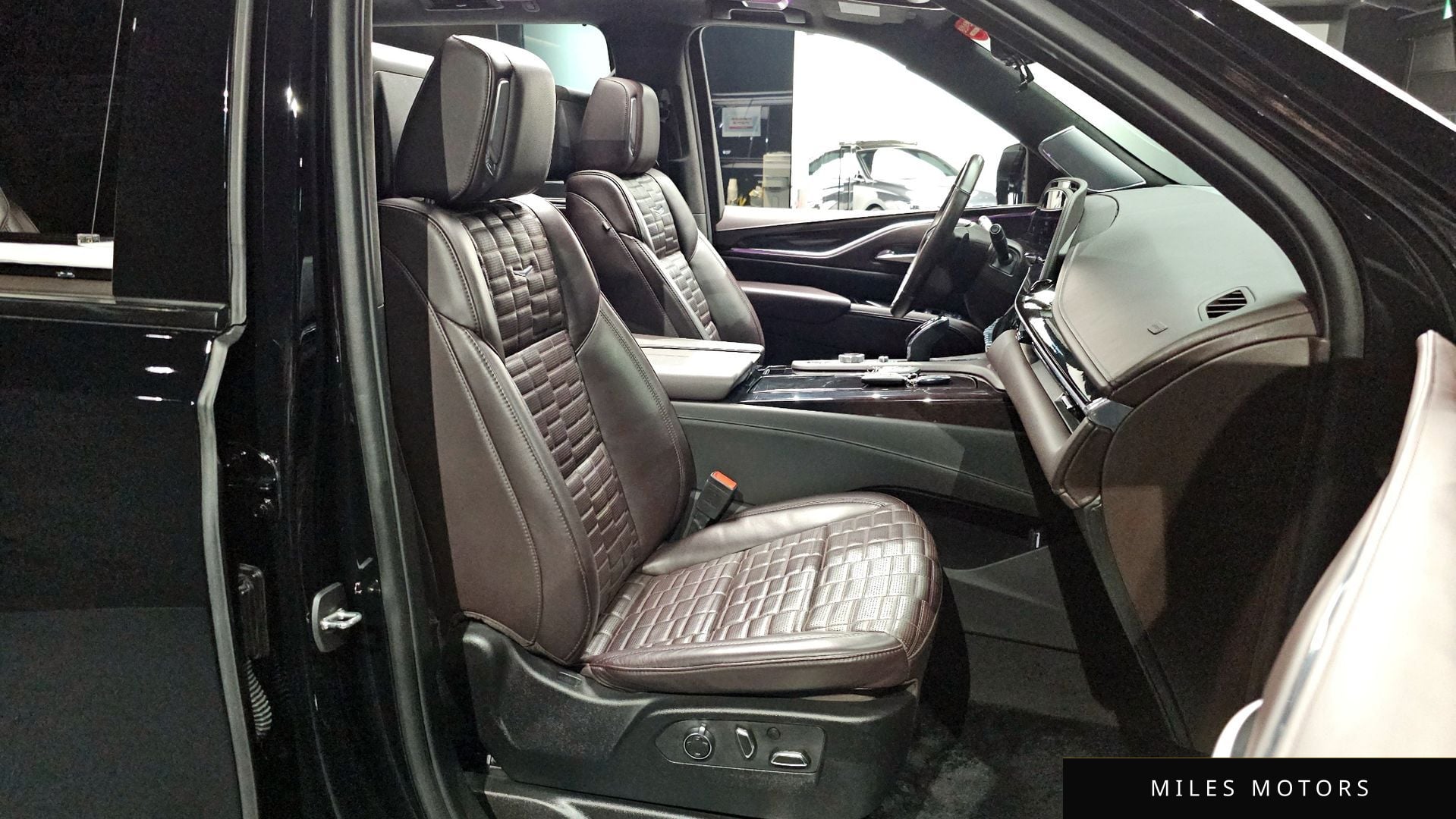 Cadillac 에스컬레이드 2023 — миниатюра 18