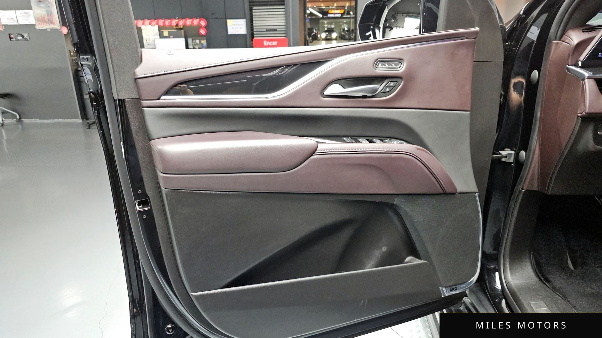 Cadillac 에스컬레이드 2023 — миниатюра 14