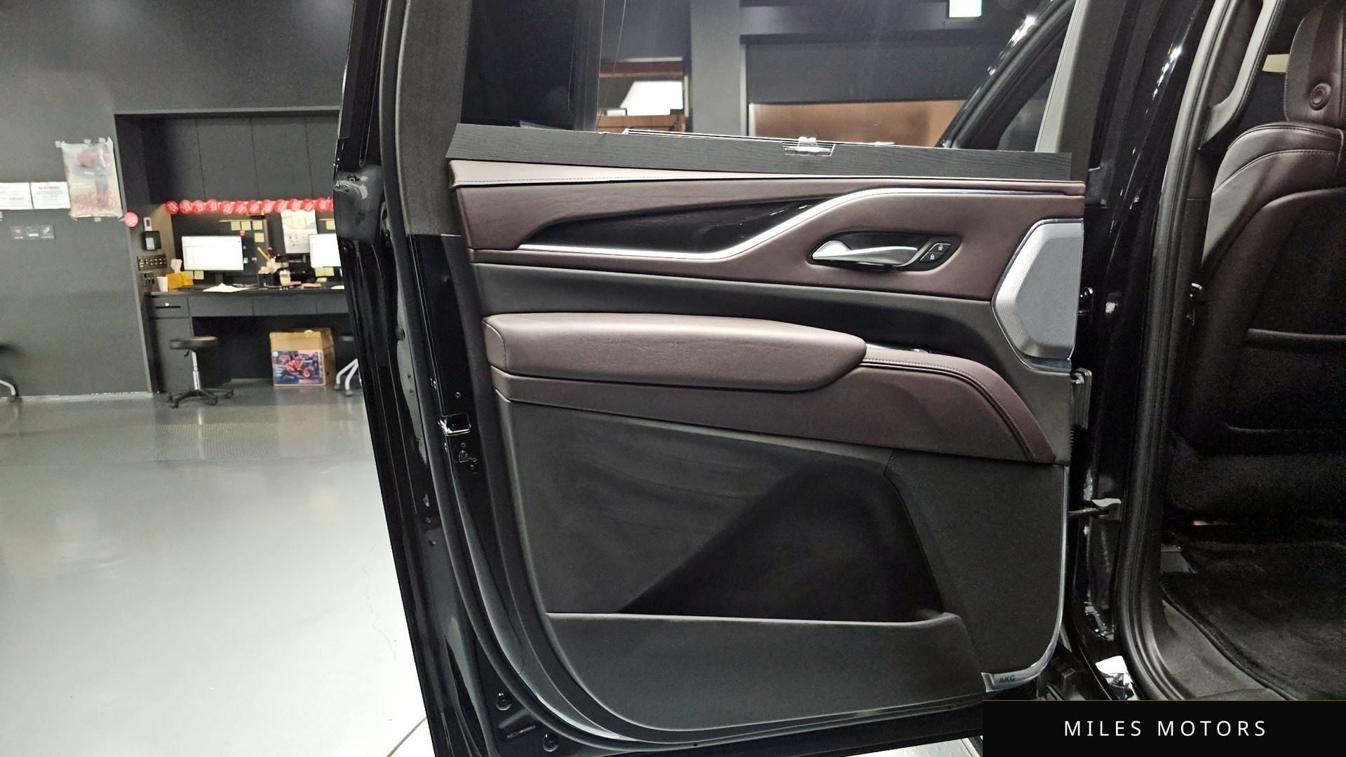 Cadillac 에스컬레이드 2023 — миниатюра 15