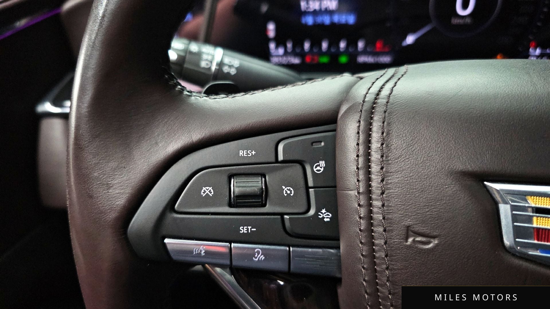 Cadillac 에스컬레이드 2023 — миниатюра 32